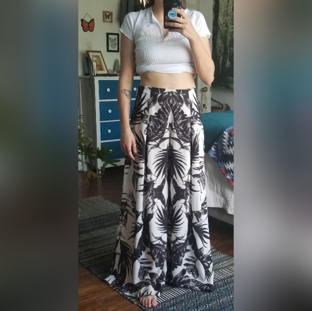 Gorgeous Wide-Leg Flowy Dress Pants